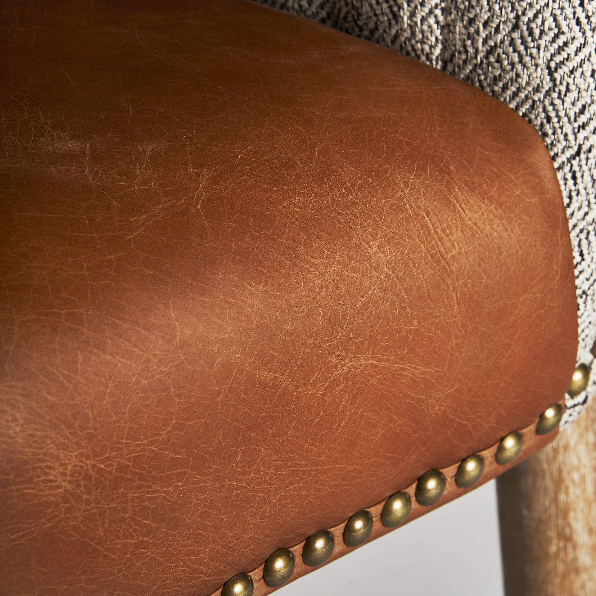 NEIVE ARMCHAIR